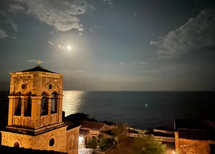 בית נופש Milonas מונמבאסיה