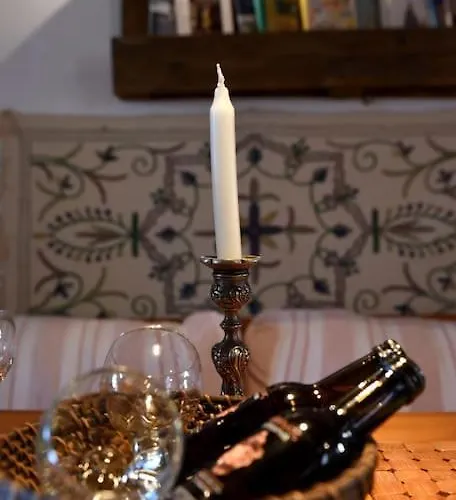 Milonas מונמבאסיה